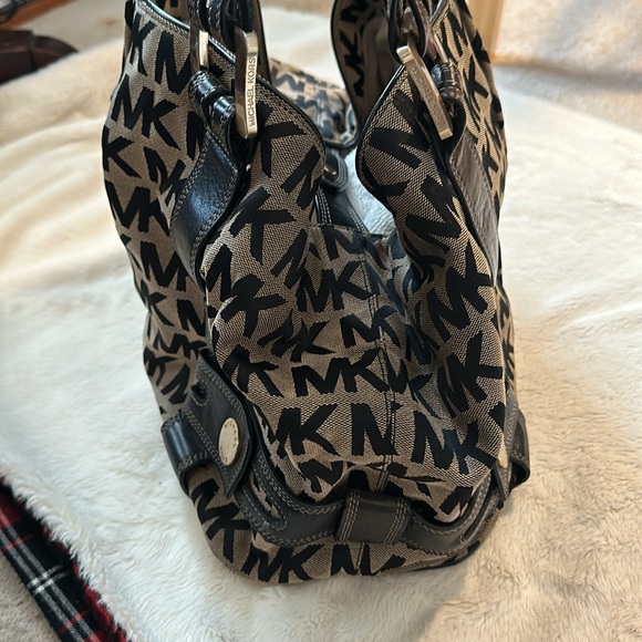 Michael Kors signature Jaquard bag - Picture 3 of 5